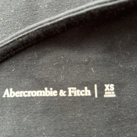 Abercrombie & Fitch Asymmetrical Cut Out Off The Shoulder Long Sleeve Top - Picture 4 of 5